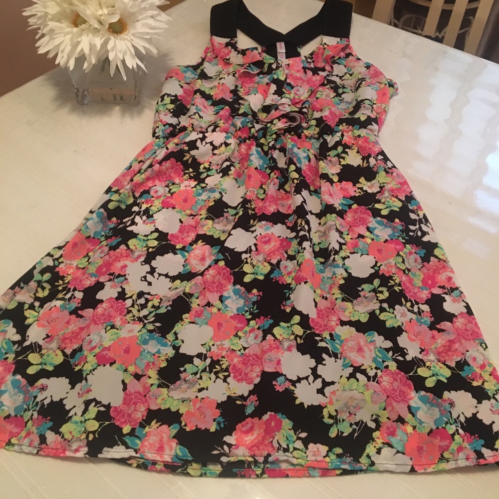 🎉 Xhilaration Junior’s floral racer back dress - Picture 2 of 7